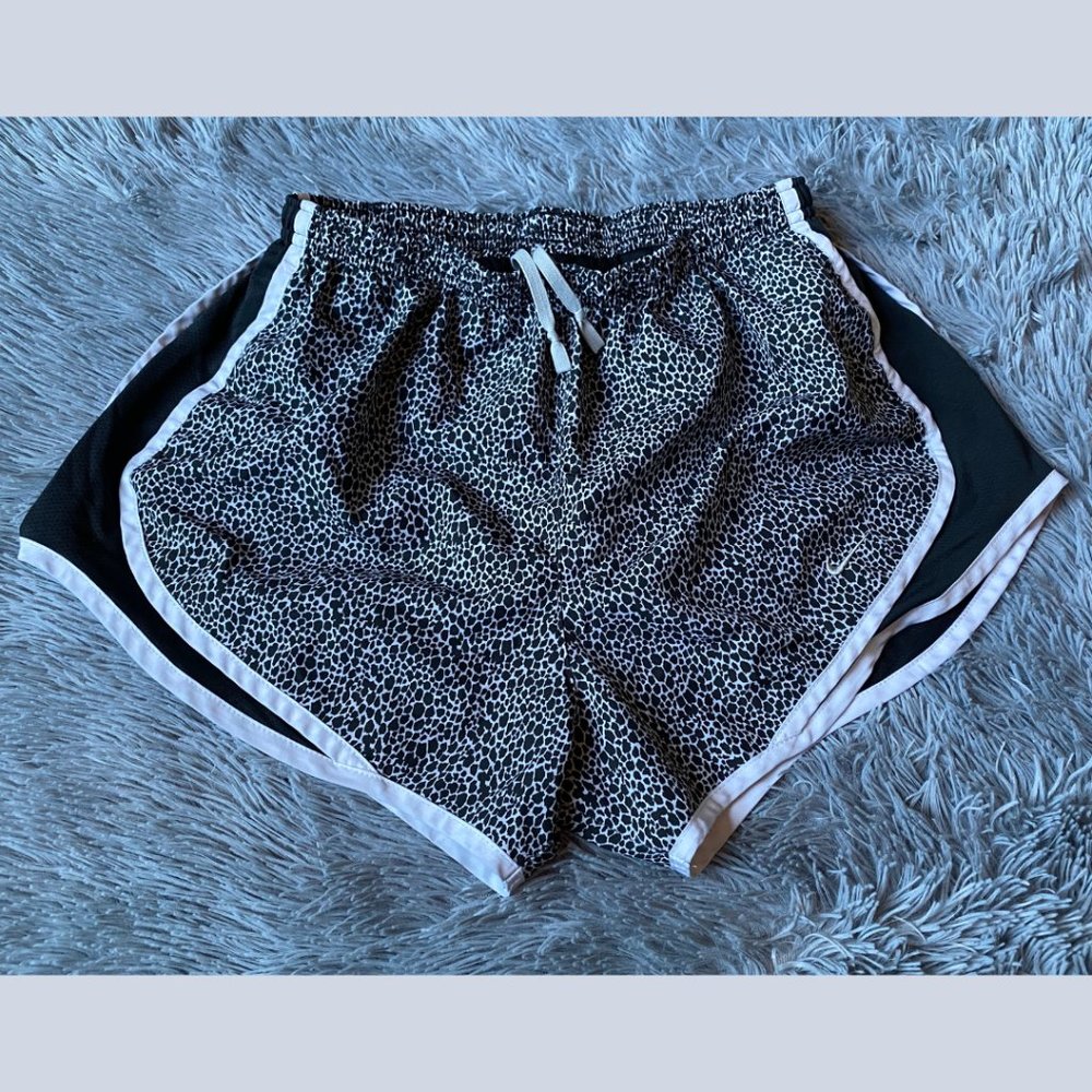 Nike Dri-FIT Tempo Women's Printed Running Shorts